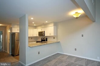 3801 Ski Lodge Dr in Burtonsville, MD - Building Photo - Building Photo