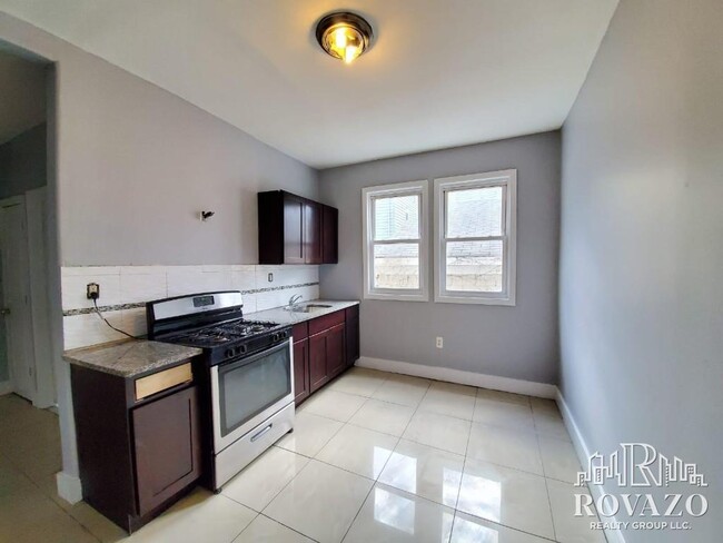 356 Wainwright St in Newark, NJ - Building Photo - Building Photo