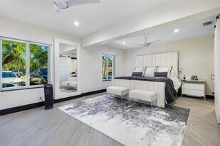 517 S Riverside Dr in Pompano Beach, FL - Building Photo