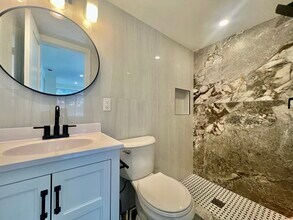 34 Hundley Ct in Stamford, CT - Building Photo - Building Photo