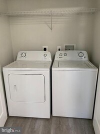 1605 E Fairmount Ave photo'