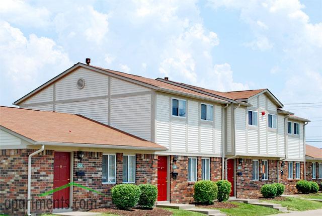 Colonial Village Apartments in Clarksville, IN - Building Photo - Building Photo
