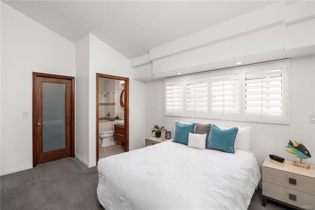 1501 Artesia Blvd in Manhattan Beach, CA - Building Photo - Building Photo
