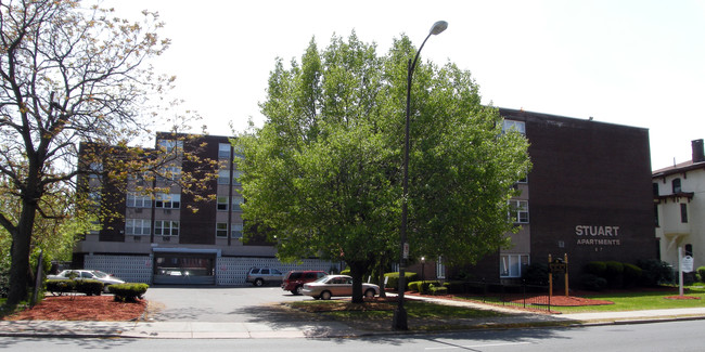 Stuart Apartments in Hartford, CT - Foto de edificio - Building Photo