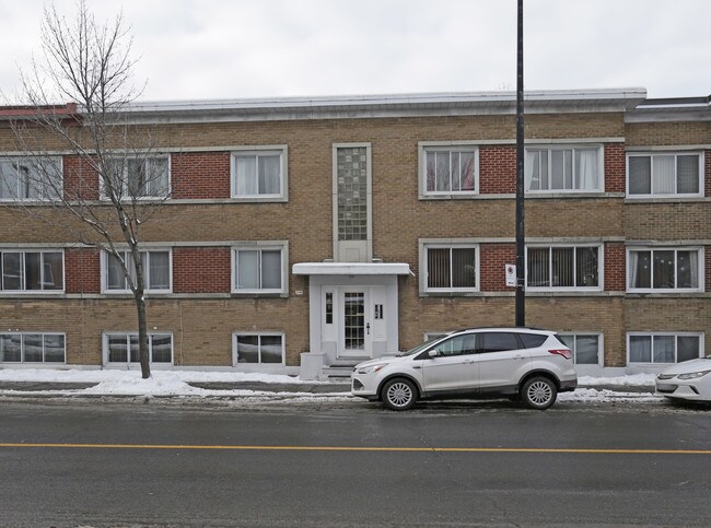 3745 Masson Rue in Montréal, QC - Building Photo - Building Photo
