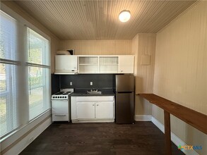 319 North St in San Marcos, TX - Building Photo - Building Photo