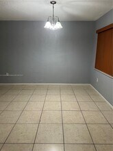 6575 W 4th Ave-Unit -306 in Hialeah, FL - Building Photo - Building Photo
