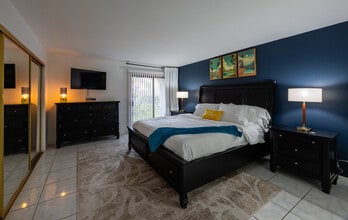 3155 E Ramon Rd, Unit 703 in Palm Springs, CA - Foto de edificio - Building Photo