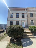 24 Delaware St in Albany, NY - Building Photo