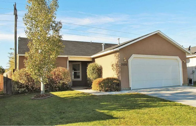 property at 3520 Vistapark Dr