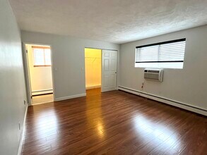 383 Langley Rd, Unit 3 in Newton, MA - Building Photo - Building Photo