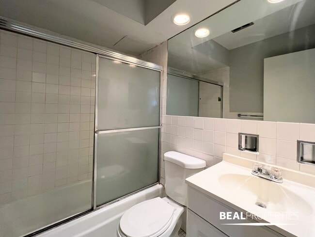 510 W Briar Pl in Chicago, IL - Building Photo - Building Photo