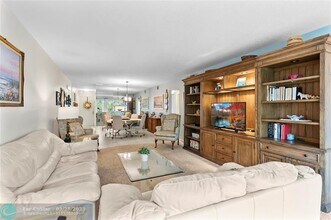 2804 Victoria Way in Coconut Creek, FL - Building Photo - Building Photo