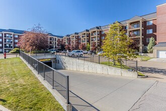 Palisades of Sherwood Park in Sherwood Park, AB - Building Photo - Building Photo