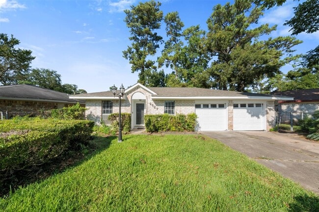 9627 Glenwood Forest Dr in Houston, TX - Building Photo - Building Photo