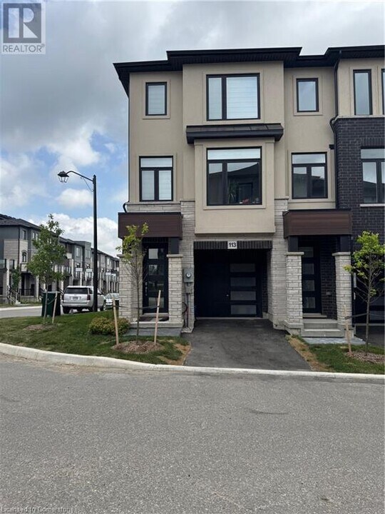 155 Equestrian Way in Cambridge, ON - Building Photo