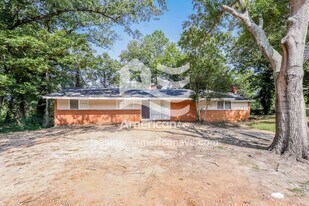 3965 Mosley Dr in Columbus, GA - Building Photo