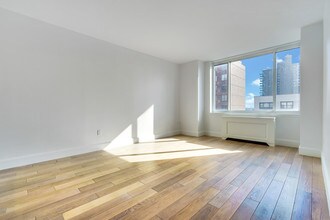 389 E 89th St in New York, NY - Building Photo - Building Photo
