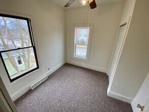 1221 8th St S, Unit 1221 in La crosse, WI - Building Photo - Building Photo