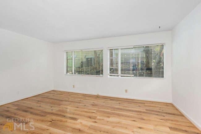 11 Peachtree Hills Ave NE-Unit -A1 in Atlanta, GA - Building Photo - Building Photo
