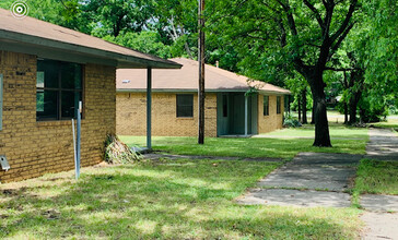 330 W Cumberland in Ravia, OK - Building Photo - Building Photo