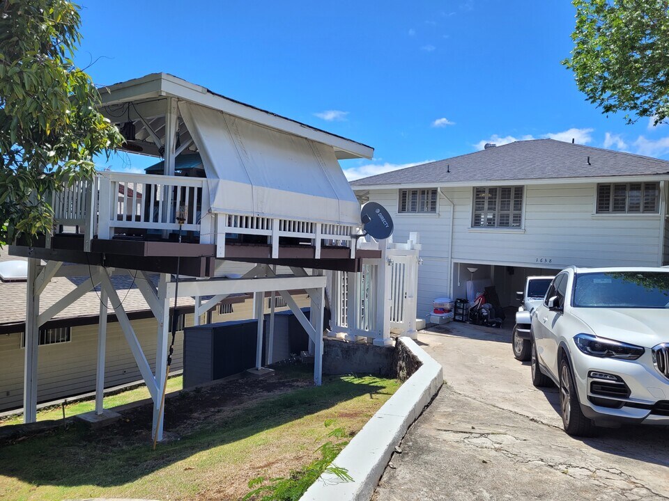 1638 Alencastre St in Honolulu, HI - Building Photo