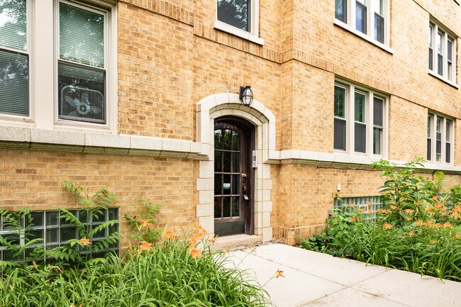 5047-49 N. Central Park in Chicago, IL - Foto de edificio - Building Photo