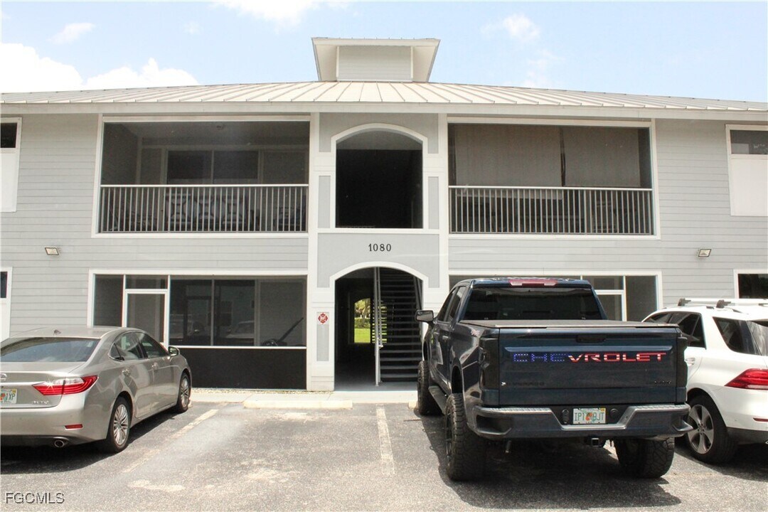 1080 Hancock Creek S Blvd in Cape Coral, FL - Building Photo