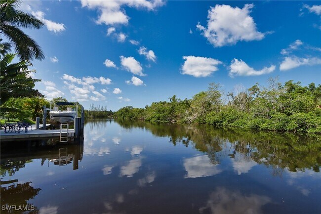 1521 Gordon River Ln in Naples, FL - Building Photo - Building Photo