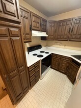 425 E Henry Clay St in Whitefish Bay, WI - Building Photo - Building Photo