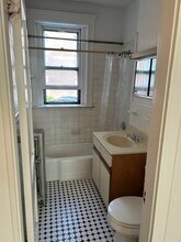 1673 Beacon St, Unit B in Brookline, MA - Building Photo - Building Photo