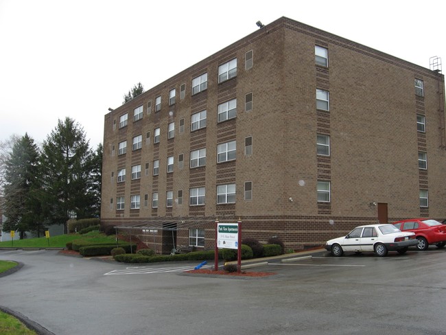 Ellsworth Parkview Apartments in Ellsworth, PA - Foto de edificio - Building Photo