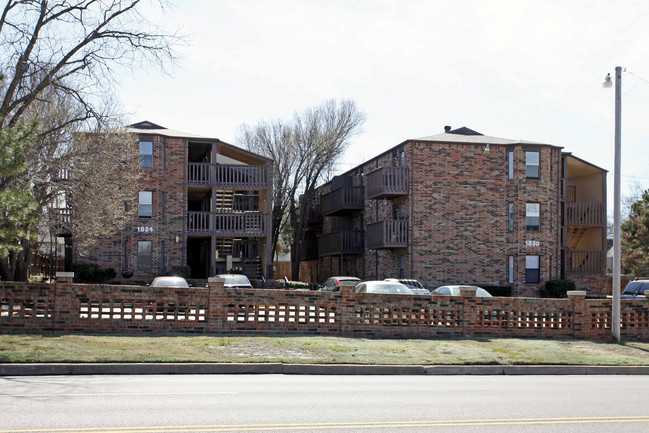 Putnam Heights Apartments in Oklahoma City, OK - Foto de edificio - Building Photo