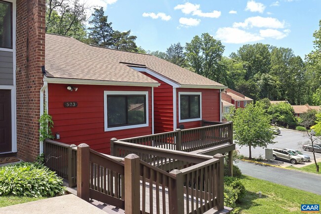 573 Southampton Ct