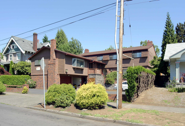 Wasco Townhouses in Portland, OR - Building Photo - Building Photo