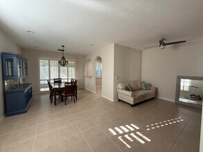 560 SW Indian Key Dr in Port St. Lucie, FL - Building Photo - Building Photo