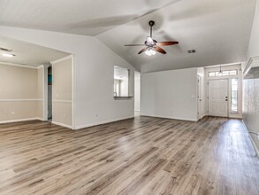 905 Valley Ct in Edmond, OK - Building Photo - Building Photo