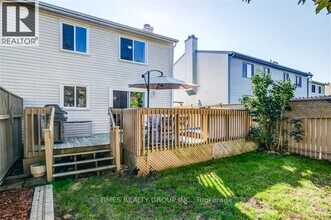 34 Burnetts Grove Cir in Ottawa, ON - Building Photo - Building Photo