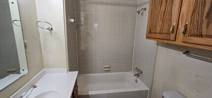 5635 Millar Dr in Dallas, TX - Building Photo - Building Photo