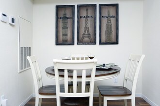 Knoll Crest in San Antonio, TX - Foto de edificio - Interior Photo