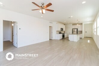 3755 E Sandoval Dr in San Tan Valley, AZ - Foto de edificio - Building Photo