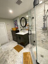 24 Warwick Rd, Unit B in Brookline, MA - Foto de edificio - Building Photo