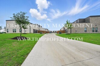 2124 Layla Dr in Waxahachie, TX - Building Photo - Building Photo