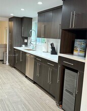 3231 Salzedo St in Coral Gables, FL - Foto de edificio - Building Photo