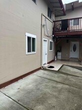 25 Vía Delizia in Hillsborough, CA - Building Photo - Building Photo