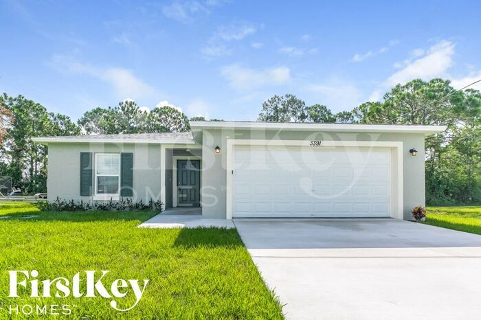 3391 SW Espanola St in Port St. Lucie, FL - Building Photo
