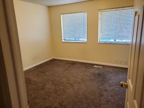 2186 Karalee Way in Sandy, UT - Foto de edificio - Building Photo