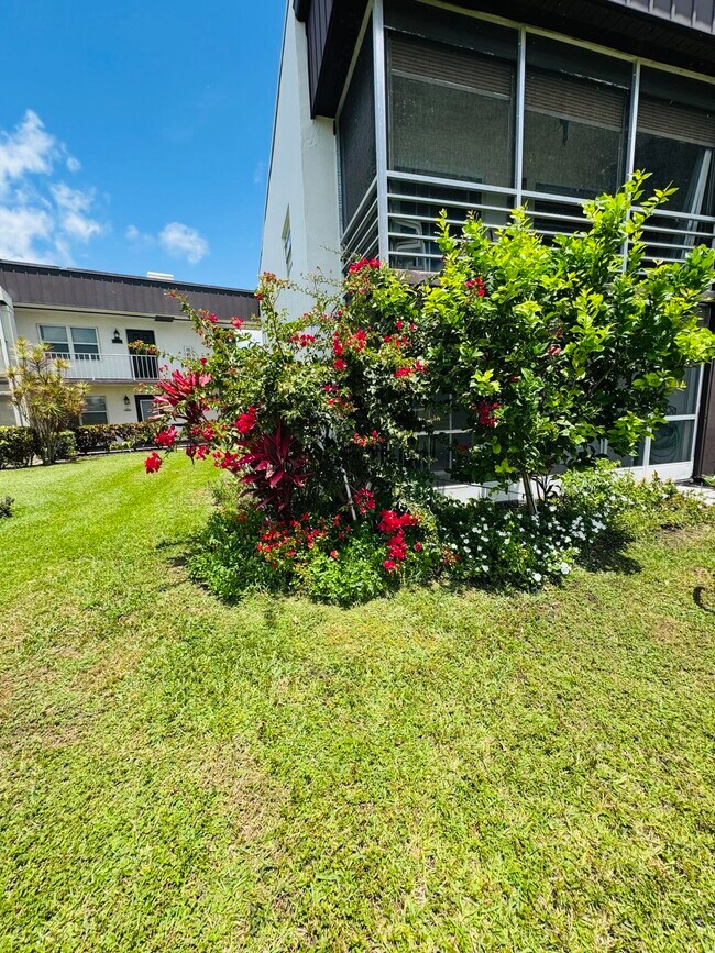 970 Normandy Trail in Delray Beach, FL - Building Photo - Building Photo