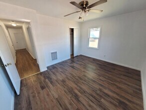 2201 Windcrest Dr in Florence, AL - Foto de edificio - Building Photo