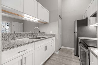 4151 SE 22nd Ave, Unit C in Ocala, FL - Foto de edificio - Building Photo